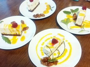 スイーツでアートな6月のセラピーカフェ終了しました